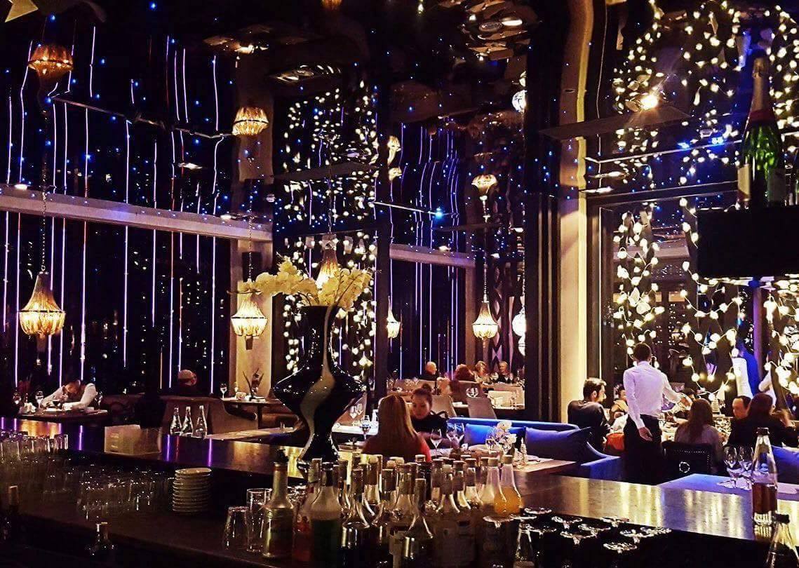 vip pub crawl in bucharest 2