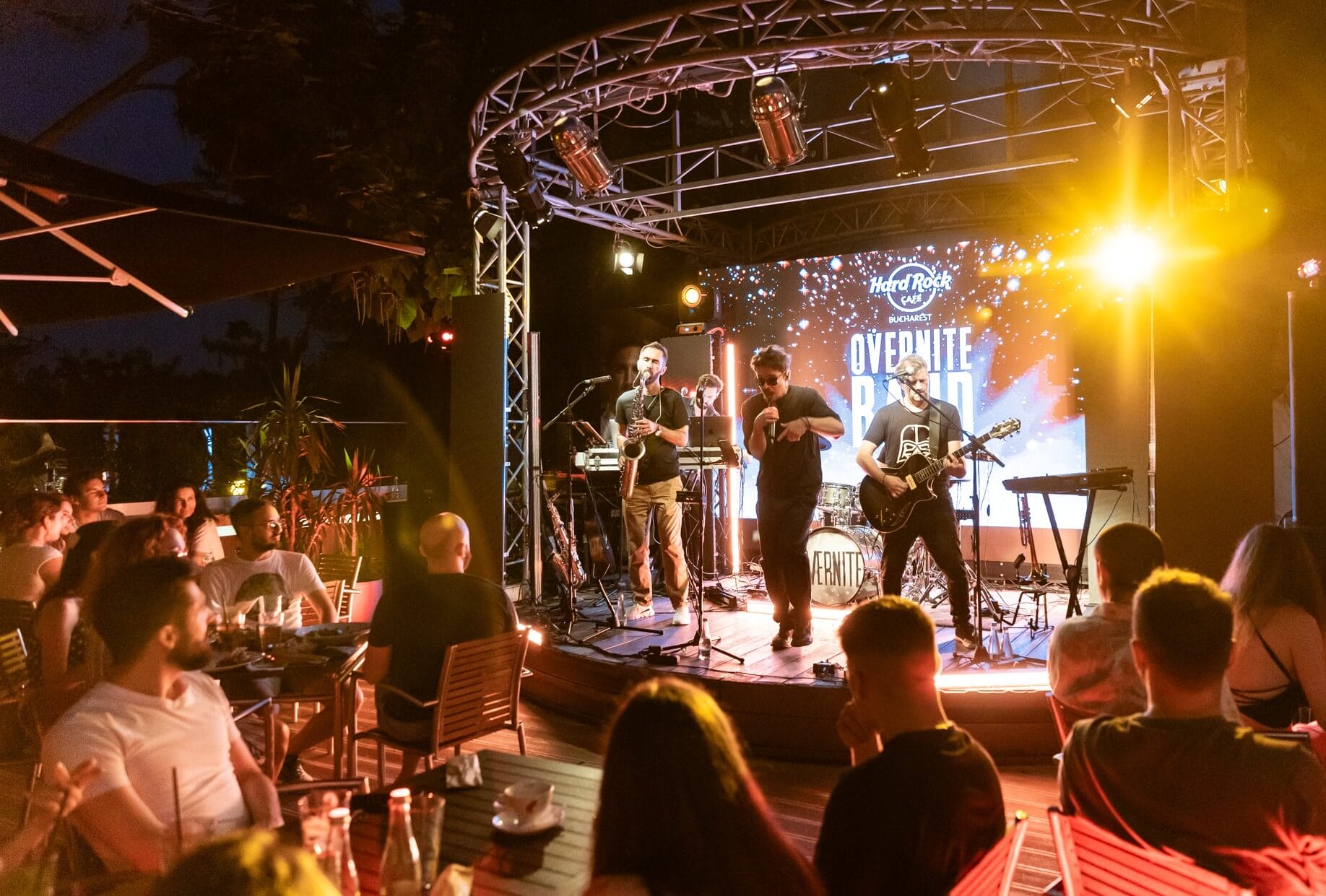 vip pub crawl in bucharest 1
